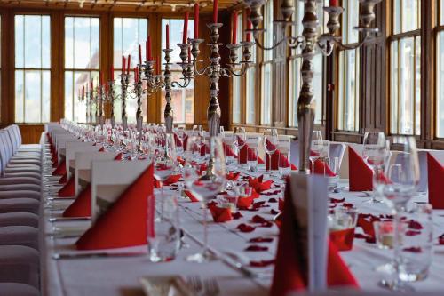 Restoran või mõni muu söögikoht majutusasutuses Bellevue-Terminus - Urban Lifestyle Hotel