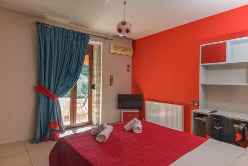 A bed or beds in a room at Villa Gogo offers privacy and pool