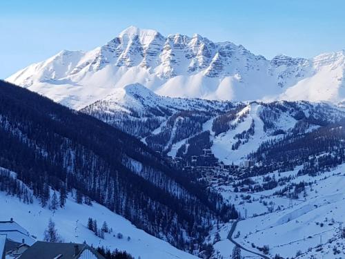 Appartement charmant à Vars - Vue montagne & balcon