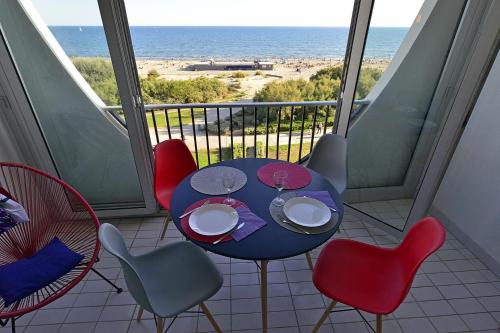 Studio de 33 m2, vue et bord de mer, parking