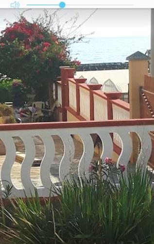 3 bedrooms appartement at Marina di Acate 80 m away from the beach with sea view and enclosed garden