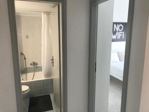 Korona beach apartments-sea view suite