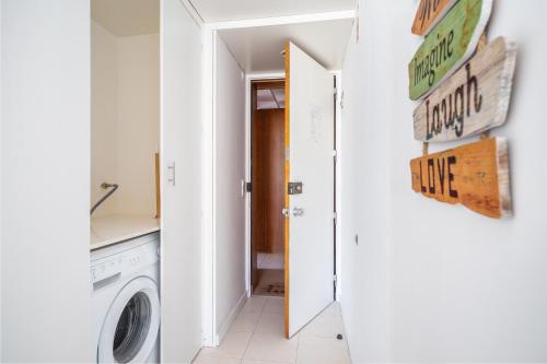 Praia da Rocha, 808 Tarik, Lovely Studio, Sea View, Air Conditioning, Free WI-FI, by IG