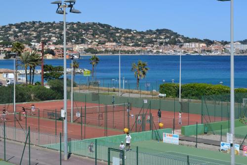 Foto dalla galleria di Casa Louise Suites and Spas privatifs a Sainte-Maxime