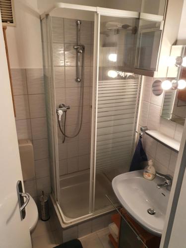 Ένα μπάνιο στο Ferienwohnung BerGlück