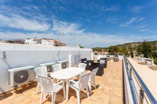 Mariners (1) - Bright and stylish apartment - walk to the beach