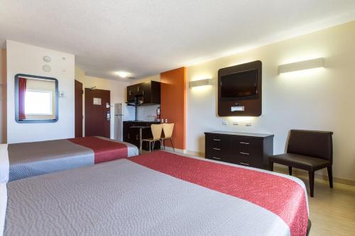 Motel 6-Kingston, ON