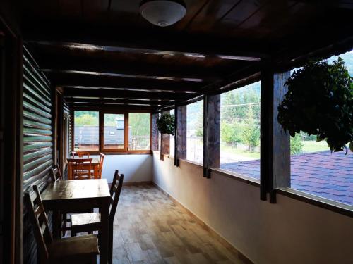 Gallery image of Pensiunea Bella Vista in Arefu