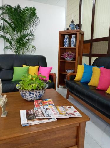 Ruang duduk di Nine Smiths Hotels Chiangmai