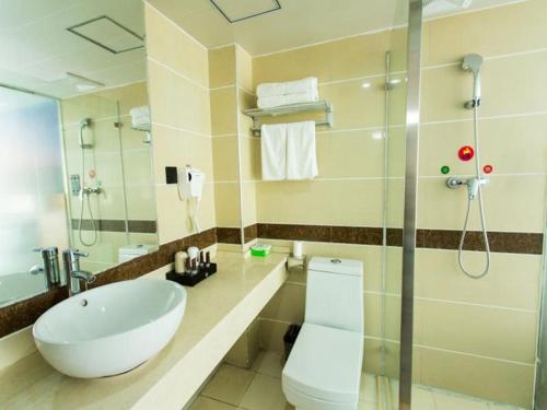 Bathroom sa JUN Hotels Hubei Xianning Tongshan County Jiugong Avenue