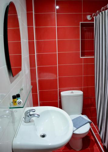 Gallery image of Christina Hotel in Adelianos Kampos