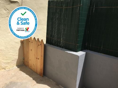 Certifikát, hodnocení, plakát nebo jiný dokument vystavený v ubytování Casa da Avó Lucinda