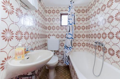 Kúpeľňa v ubytovaní Apartments Pela