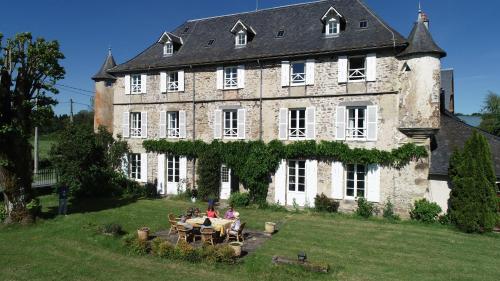 Κήπος έξω από το Château de Savennes - Caveau de sabrage