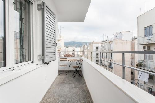 HIGHEND 2BDR Full APT/ IDEAL LOCATION (and Netflix)
