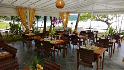 Restoran või mõni muu söögikoht majutusasutuses Hotel Porto Di Mare