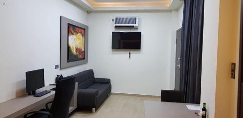 Minimal Studio in Paleo Faliro