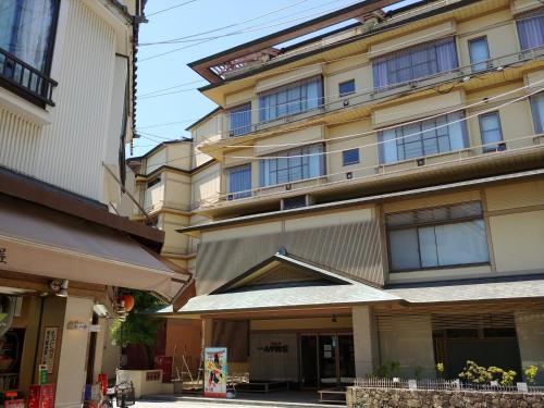 El edificio en el que está el ryokan