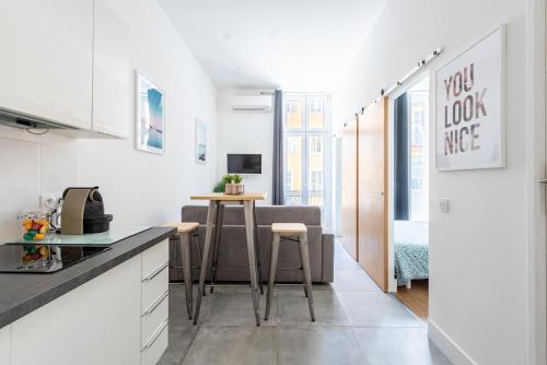 1 CASSINI - Magnifique 2 pièces place Garibaldi - Balcon