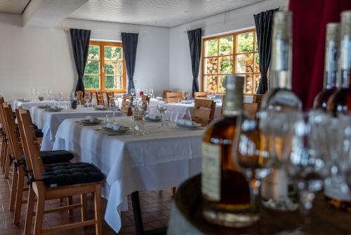 Restaurace v ubytování Landgasthof Hittenkirchen