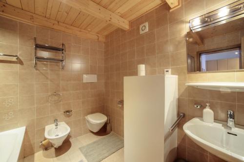 Koupelna v ubytování Maisonette Meraner Blick