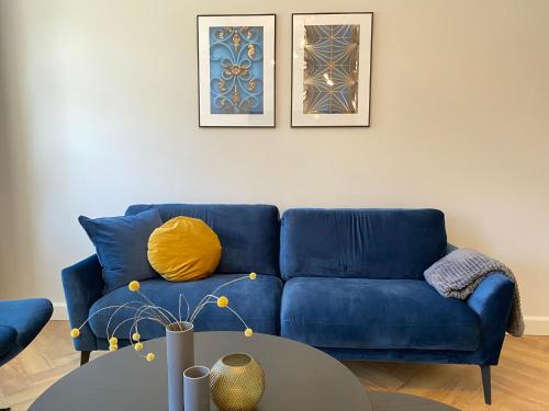 Χώρος καθιστικού στο The Old Mill - By the Lake - 2 Bedroom Apartment
