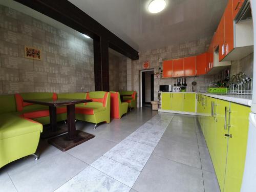 Kuchyň nebo kuchyňský kout v ubytování GRANAT Hotel