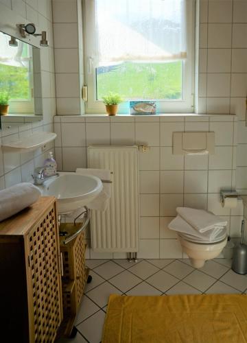 Koupelna v ubytování Kurparkhotel Faißt