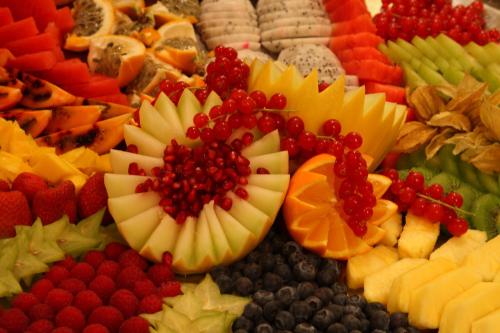 a display of fruits and vegetables on a table at Hotel Acht Linden in Egestorf