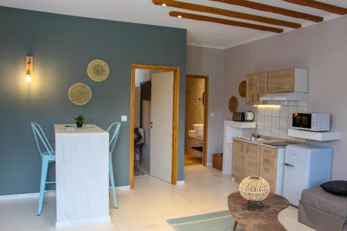 Zdjęcie z galerii obiektu Lamprini's Deluxe Studios w mieście Limenas