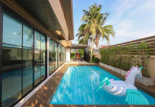 Imagen de la galería de Banamphur Pool Villa, en Na Jomtien