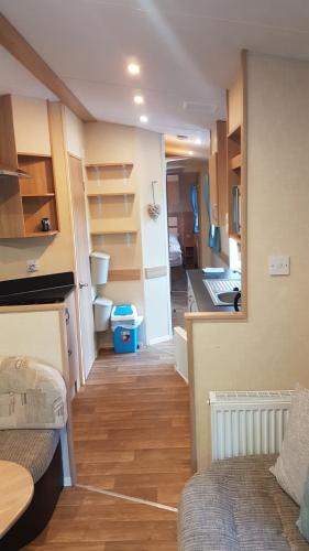 Kuchyň nebo kuchyňský kout v ubytování Ferienhaus direkt am See Mobilheim am Schönsee