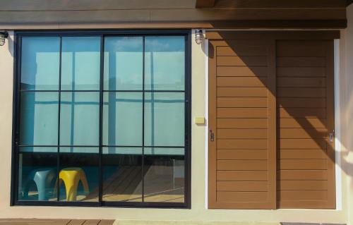 Μπαλκόνι ή βεράντα στο Banamphur Pool Villa