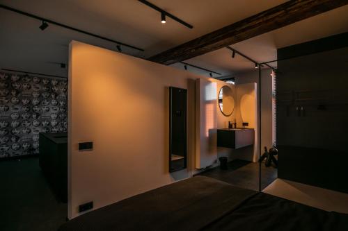 Katil atau katil-katil dalam bilik di B&B Boutique Hotel N10
