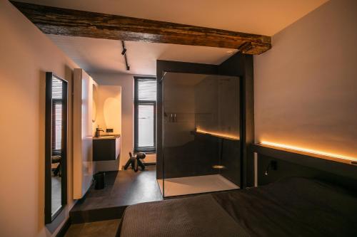 Katil atau katil-katil dalam bilik di B&B Boutique Hotel N10