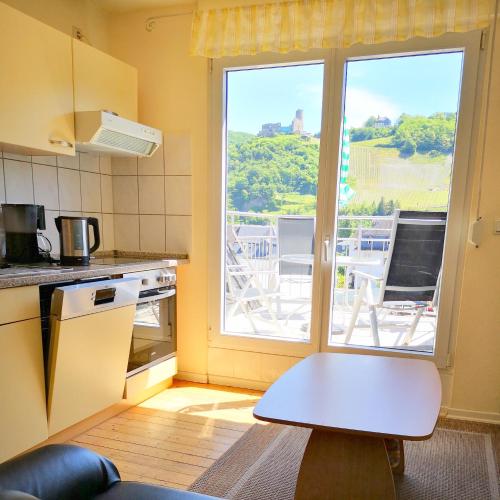 Η κουζίνα ή μικρή κουζίνα στο Bernkasteler Moselapartments