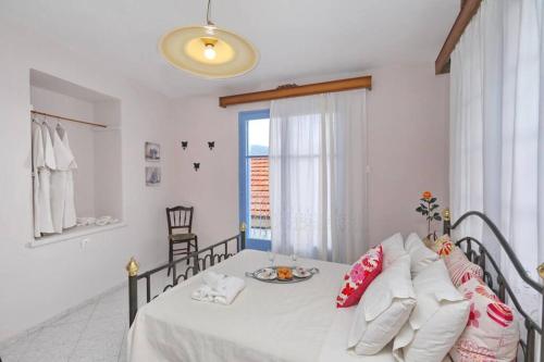 Gallery image of Alexandras traditional house in Skopelos centre in Karya