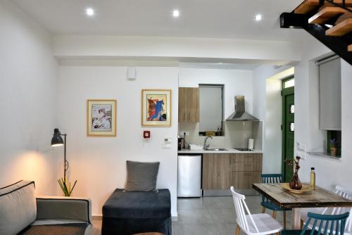 Una cocina o zona de cocina en Messinian Horizons