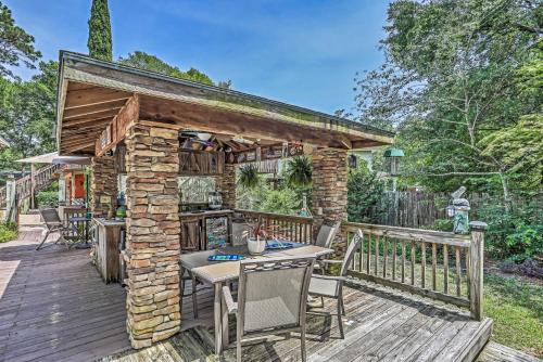 Κήπος έξω από το Ocean Isle Beach Studio 1 Mi to Downtown and Pier