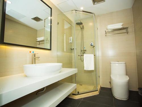 Ванна кімната в 7Days Premium Beijing International Trade Jinsong Subway Station Branch