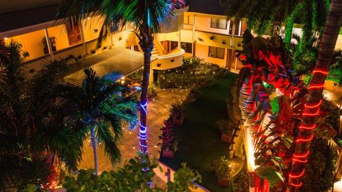 Сад в Best Western Plus Belize Biltmore Plaza