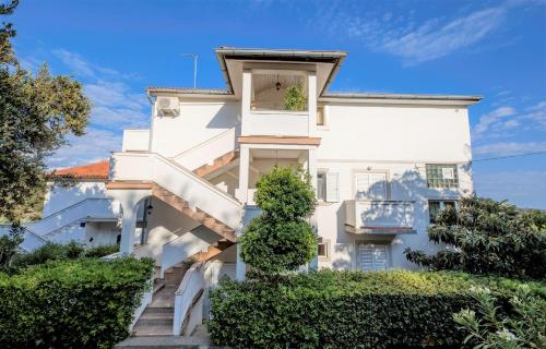 Apartments Anica Kampor