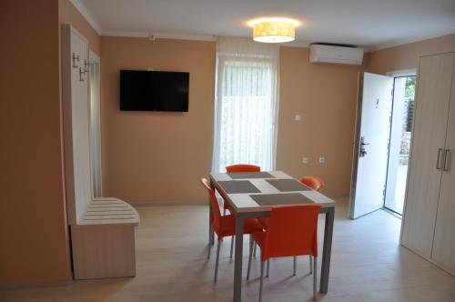 Gallery image of Apartments Prestige in Petrcane