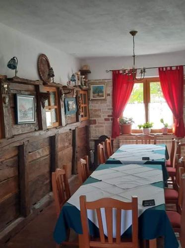 Prostor za sedenje u objektu Bed and Breakfast Lovac