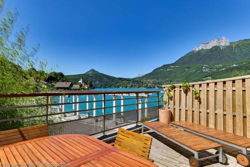 Duplex apartment with balcony on the lake classified 3 stars
