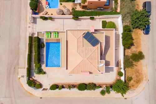 
The floor plan of Villa Ofelia 46 by Destination Algarve
