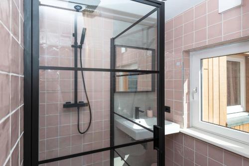 Kylpyhuone majoituspaikassa B&B Duinblick