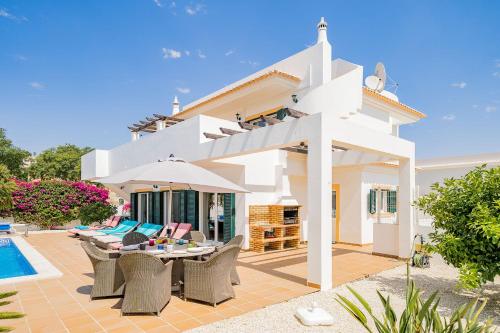 Albardeira 83 by Destination Algarve