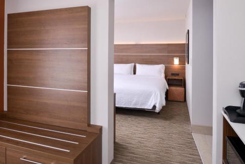 Gallery image of Holiday Inn Express Glenwood Springs Aspen Area, an IHG Hotel in Glenwood Springs