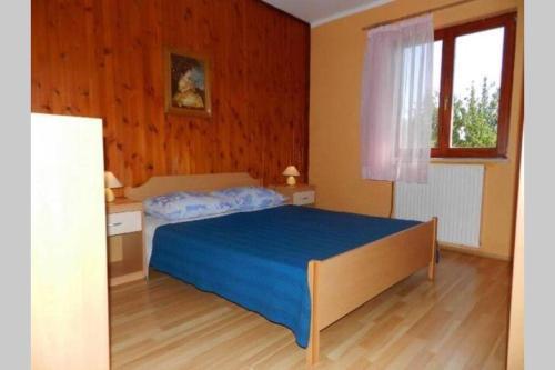 Apartment Sanja near the sea, spacious and green :)